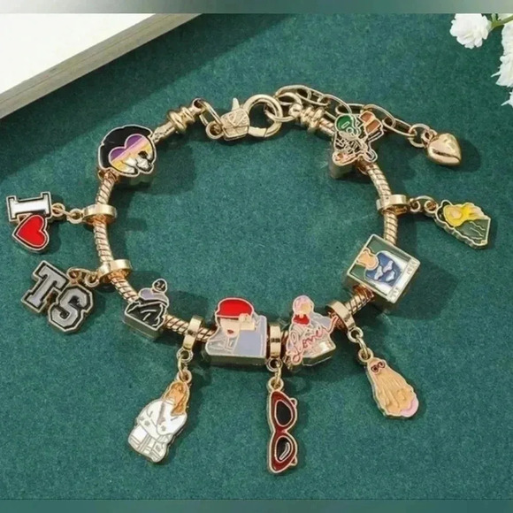 Jewelry - Taylor Swift Hot Charms Bracelet